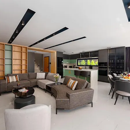 Safran Maidan Kalkan